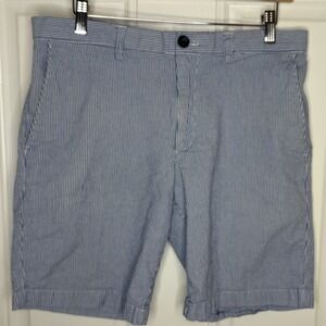 Banana‎ republic Alden shorts men 32. Seersucker Blue & White. 9 In Inseam.
